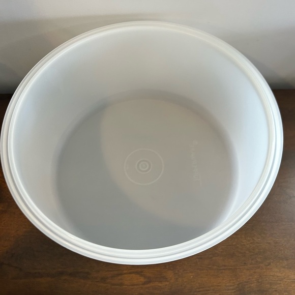 Tupperware 12” Cake Carrier Gold Base 1256-4 Handle 1258-7 Sheer Lid 1257-6 Vtg. - Picture 7 of 14